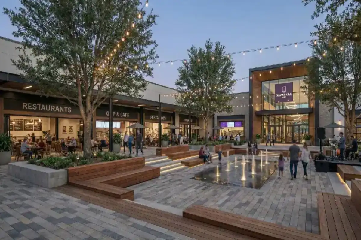 Square Alive Mall 