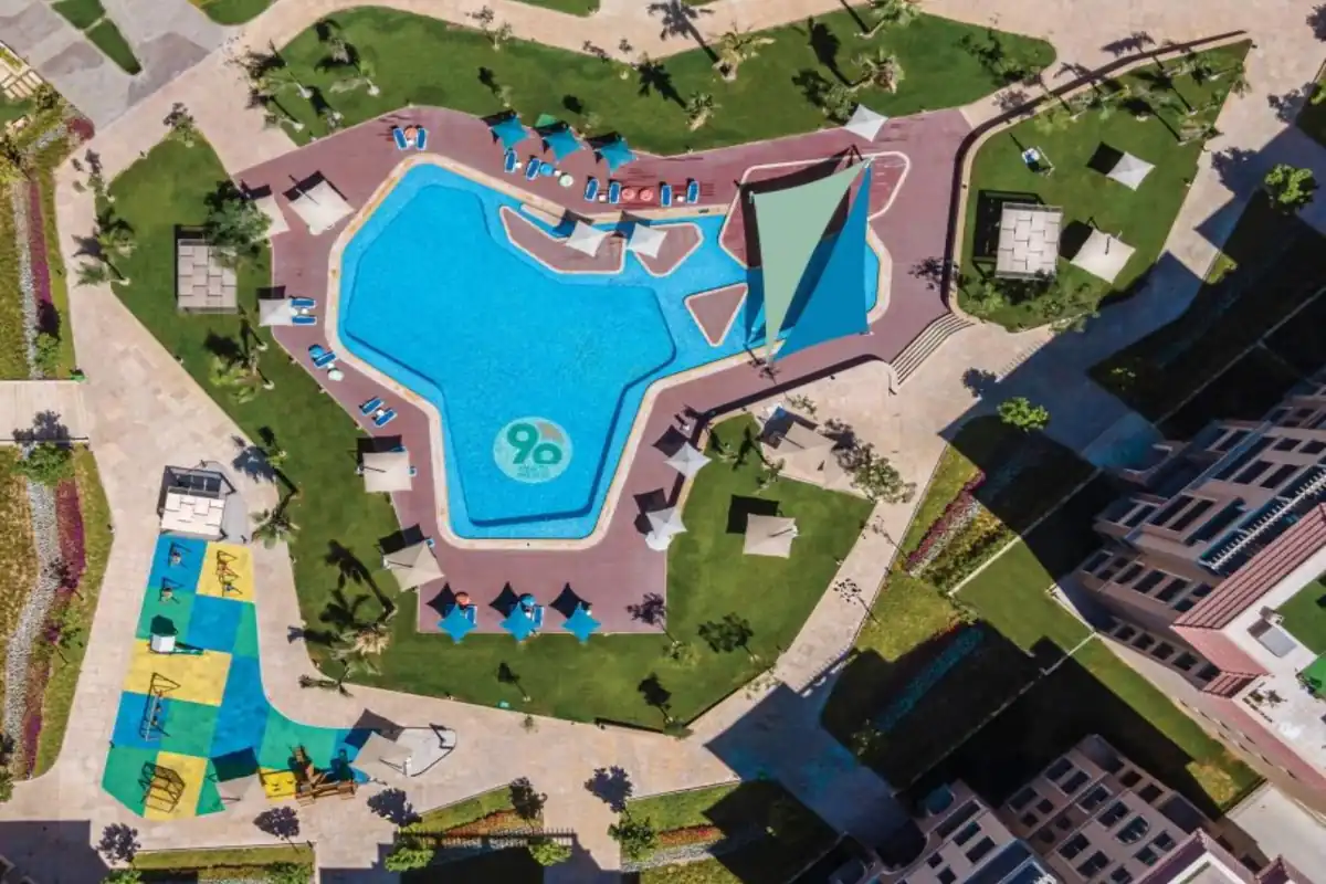 كمبوند 90 افينيو التجمع الخامس 90 Avenue New Cairo بمقدم 4%